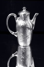 Orfevre Gallia - 7pc. Extremely Rare, Original French Art Nouveau Silver Plate Tea Set Including Serving Tray and “Carnation” hors-d'œuvre Serving Platter !